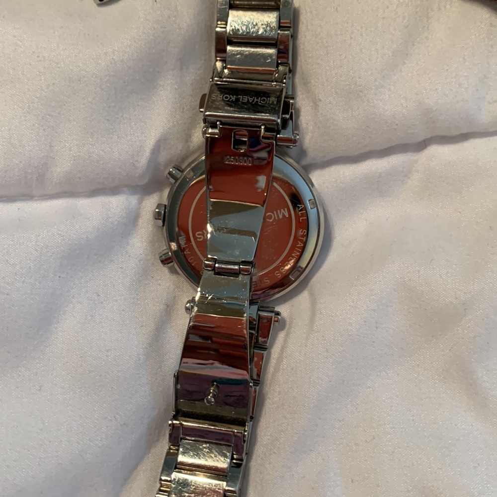 Michael Kors Watch - Picture 5 of 8